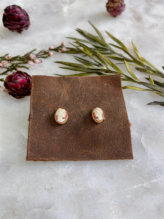 Vintage 14kt Gold Teeny Cameo Stud Earrings